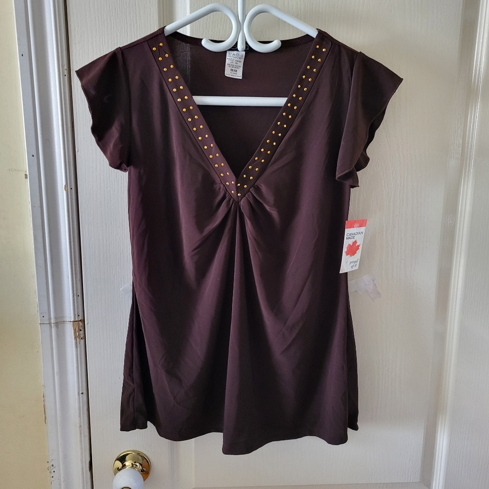 Top made in Canada Size M